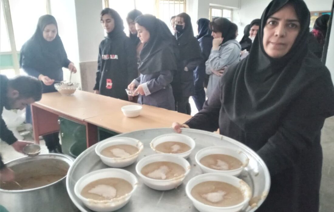 توزیع صبحانه گرم خیریه  مرکز نیکوکاری بچه های آسمان در محله علی اباد