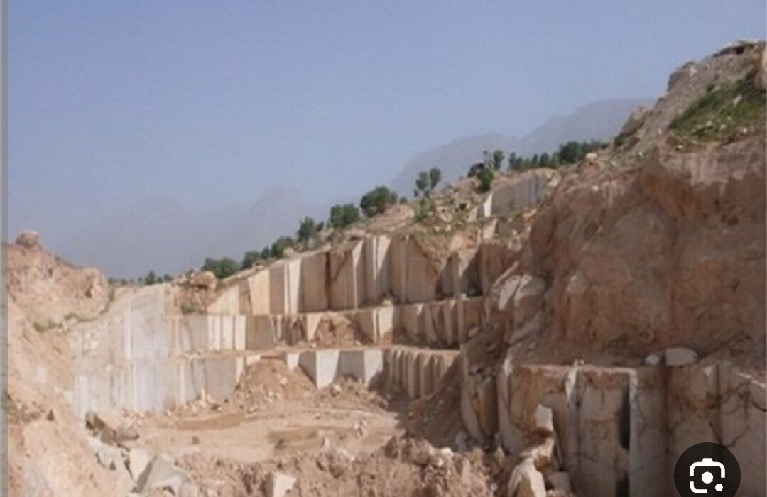 اشتغال۱۳۰۰نفر در ۲۳معدن سنگ گوهره در شهرستان چگنی