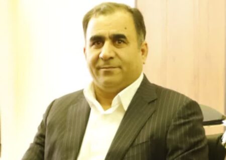 مهربانی که مهر را شیرین کرد/هدیه لوازم التحریر به دانش آموزان محروم