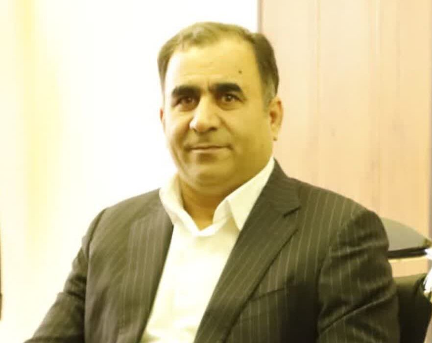 مهربانی که مهر را شیرین کرد/هدیه لوازم التحریر به دانش آموزان محروم