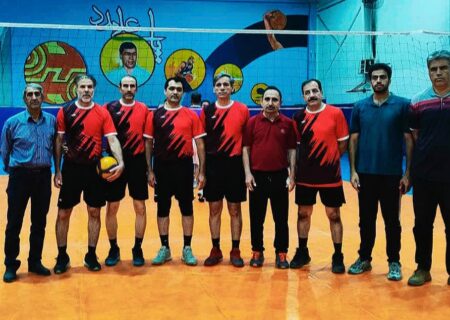 نایبقهرمانی تیم بازنشستگان لرستان در مسابقات والیبال هفته دفاع مقدس